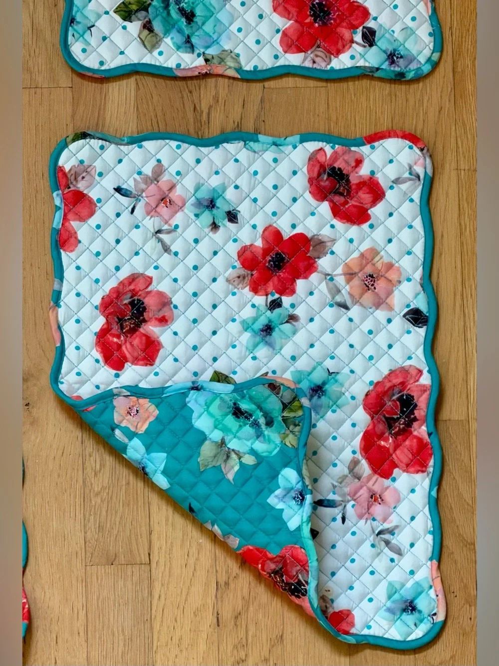 Reversible Quilted Floral Table Runner 4 Placemats Set Teal Cottagecore